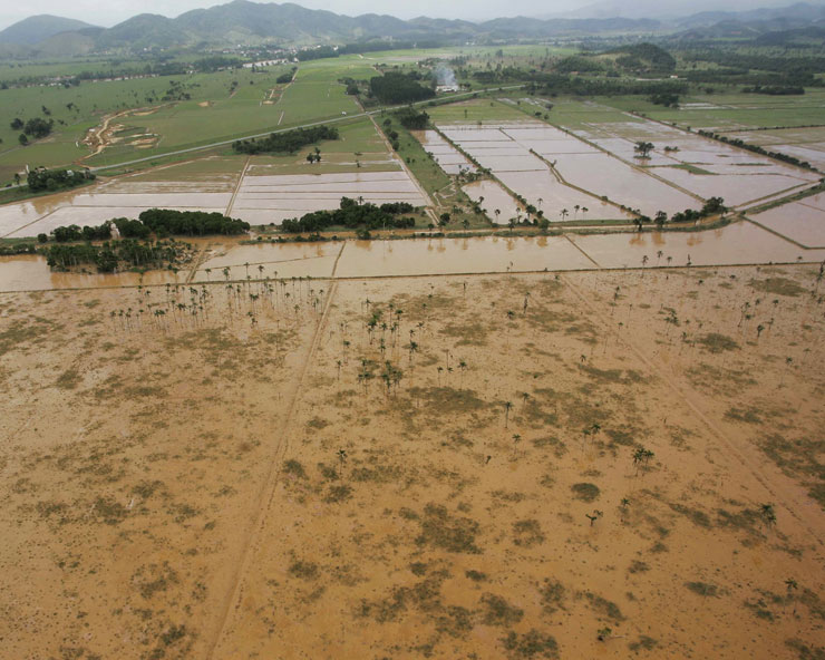 Aerial picture of a flooded field and pasture.